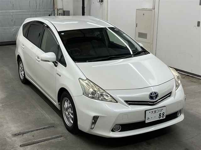 75162 Toyota Prius alpha ZVW41W 2012 г. (MIRIVE Saitama)